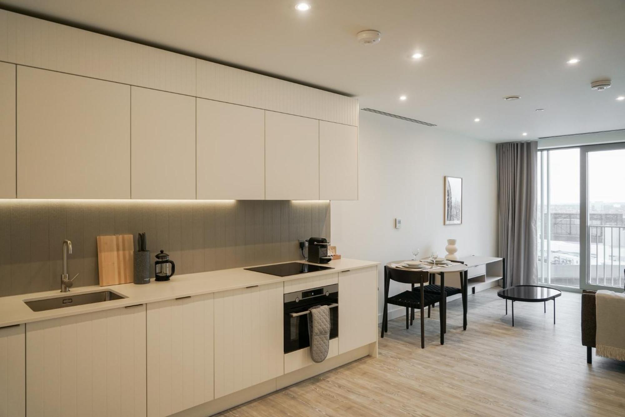 One And Two Bedroom Apartments At Coppermaker Square In Lively Stratford Лондон Екстер'єр фото
