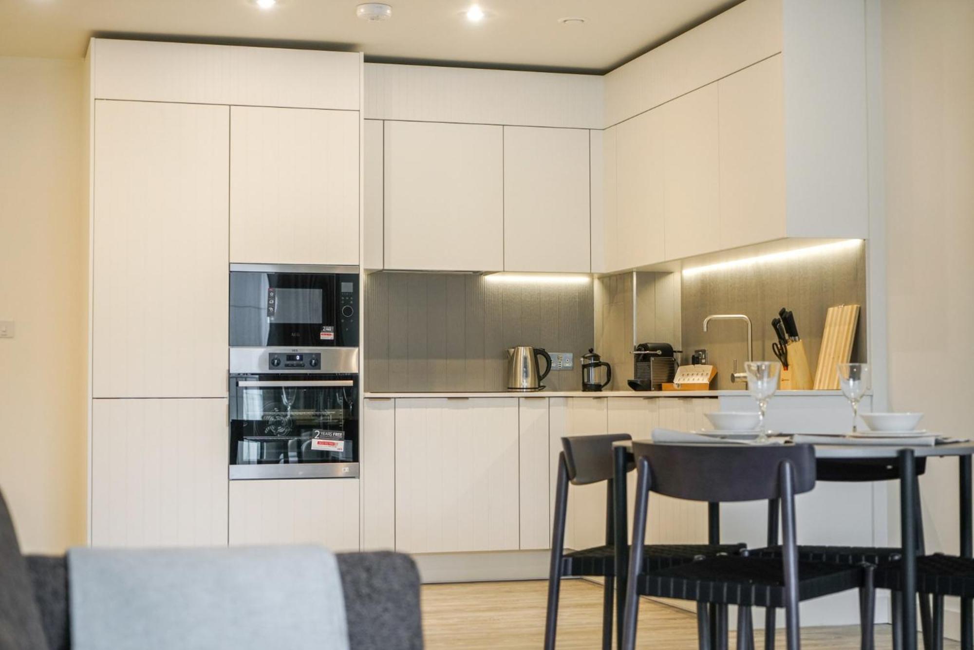 One And Two Bedroom Apartments At Coppermaker Square In Lively Stratford Лондон Екстер'єр фото